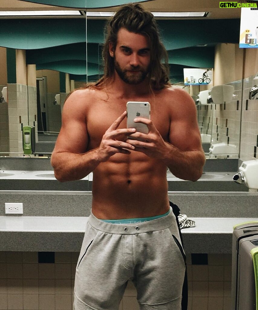 Brock O'Hurn Instagram - 6 am couldn't come soon enough! Cardio ✔️ Get after it and have a Great day! 😏