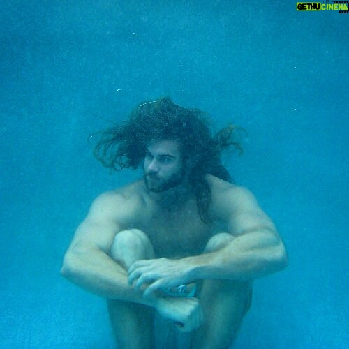 Brock O'Hurn Instagram - Decided hanging out under water would be more fun today 🏊🏼