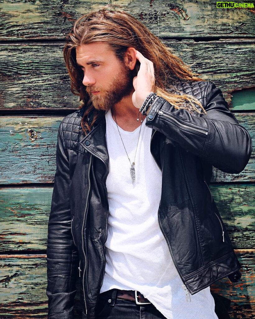 Brock O'Hurn Instagram - I don't even know what to caption this lol