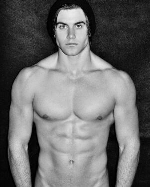Brock O'Hurn Instagram - Me at 18. 6'5" and hungry 😉

In case your wondering what's under my beard..
