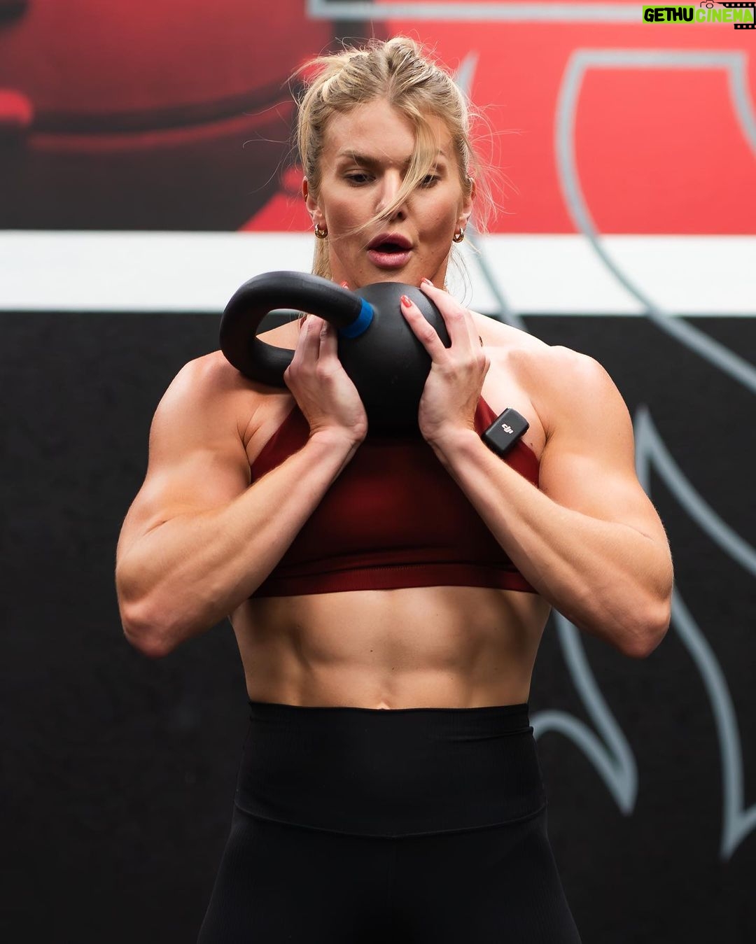 Brooke Ence Instagram - Some behind of the scenes of the @nakedprogram Nets On Fire