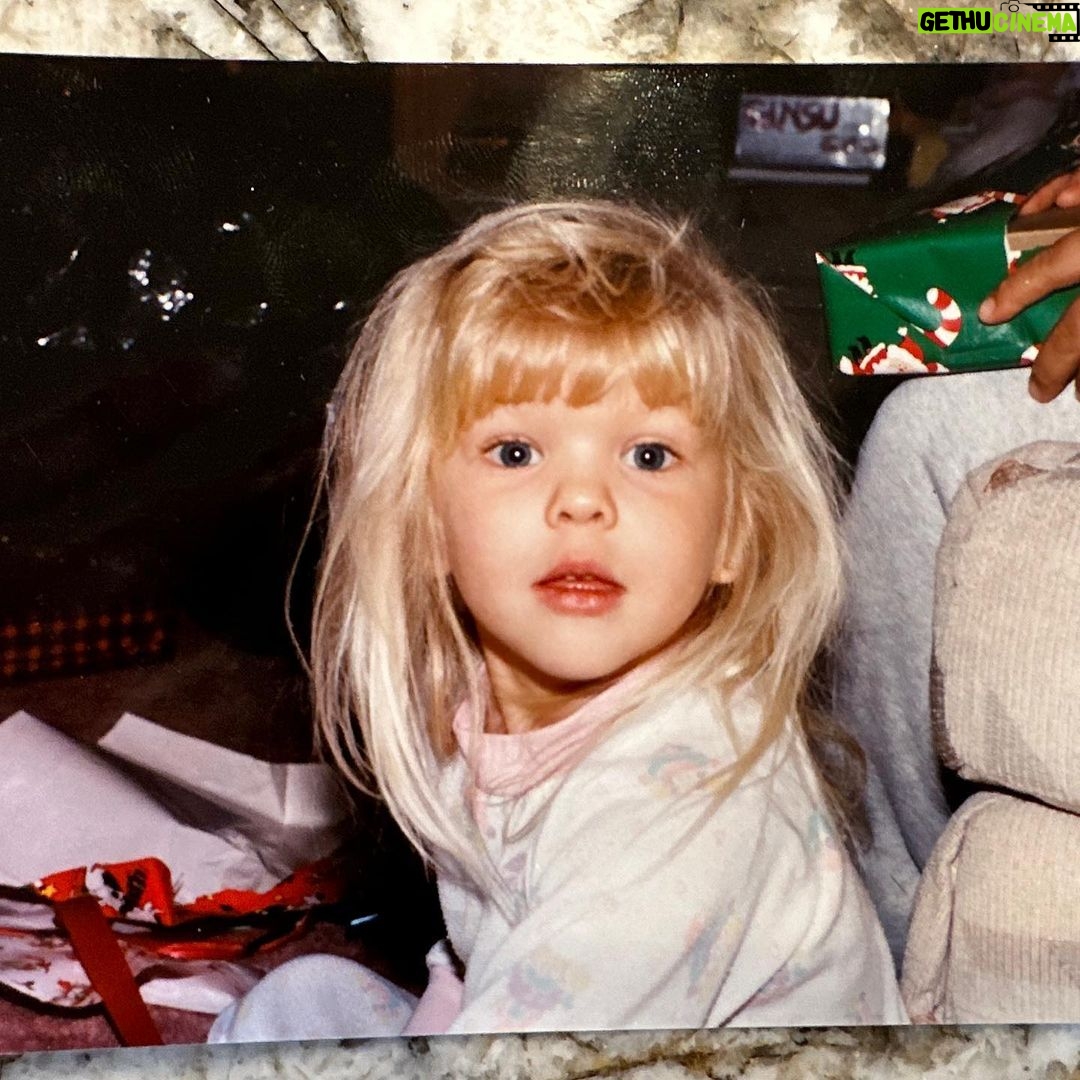 Brooke Ence Instagram - You know 🤔 I wouldn’t mind having a mini me. I mean COME ON…. 😍 I can see why my dad always told me I was a light in his life ☀️ that face would make me happy too. Or maybe it’s just those bangs 😄