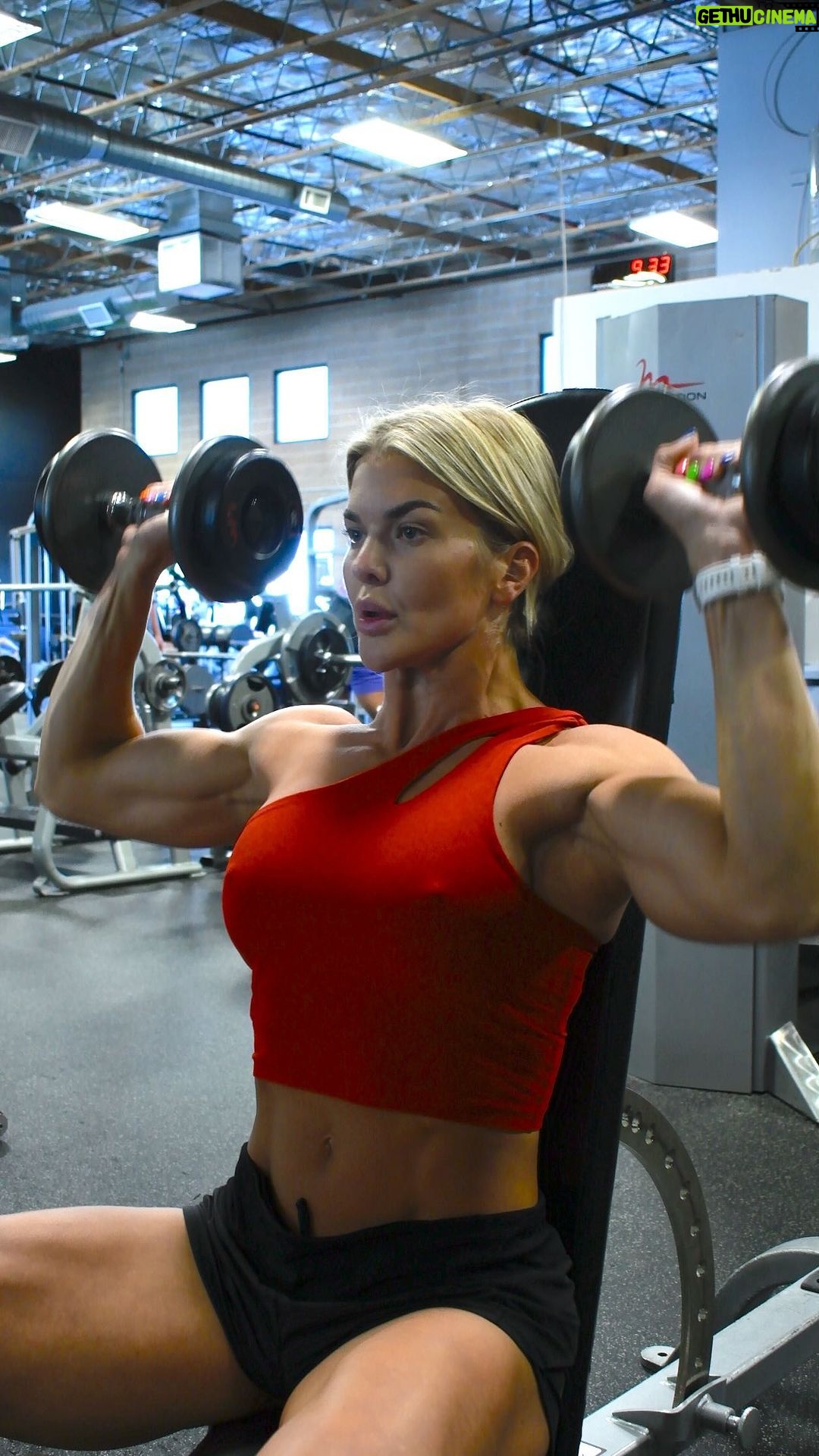 Brooke Ence Instagram - This is one of my favorite techniques we will be using in the upcoming Naked Training Challenge! We add these on our high volume days. You start the set in the position that you are mechanically the weakest. Instead of dropping weight as you would during a typical dropset, you will be using the same weight but changing to a position you are mechanically stronger every set. In this example, Iβm starting with DB Military Press, Dropping to DB Incline Bench, then dropping to DB Flat Bench Press for my final set in the strongest position. I love these sets for a few reasons. First, you get to keep a challenging heavier weight throughout the entire dropset and recruit different areas of the muscle you are targeting. Second, you get a ton of bang for your buck in one dropset. If you're short on time this is a great way to get a ton of quality work in a short period of time. Lastly, it's fun! You've got to change your routine to keep training fun and engaging; these sets are always challenging and fun. 1a. DB Military Press 1b. Incline DB Bench Press 1c. DB Bench Press 2a. Pull Ups 2b. Chin Ups 2c. Neutral Grip Pull Ups Give this technique a try and let me know what you think π #nakedtraining #nakedprogram #challenge #fitness St. George, Utah