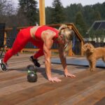 Brooke Ence Instagram - 5-Exercise Kettlebell Flow👏🏼 5 Single Arm Press (hold for 5 seconds) 5 Turkish Get-Ups 10 Crossack Squats 10 Goblet Squats 10 Plank Pull Throughs Repeat 3 times💪🏼 GOOD LUCK😎 @nakedprogram #itmakesence #lookgoodnaked #trainnaked