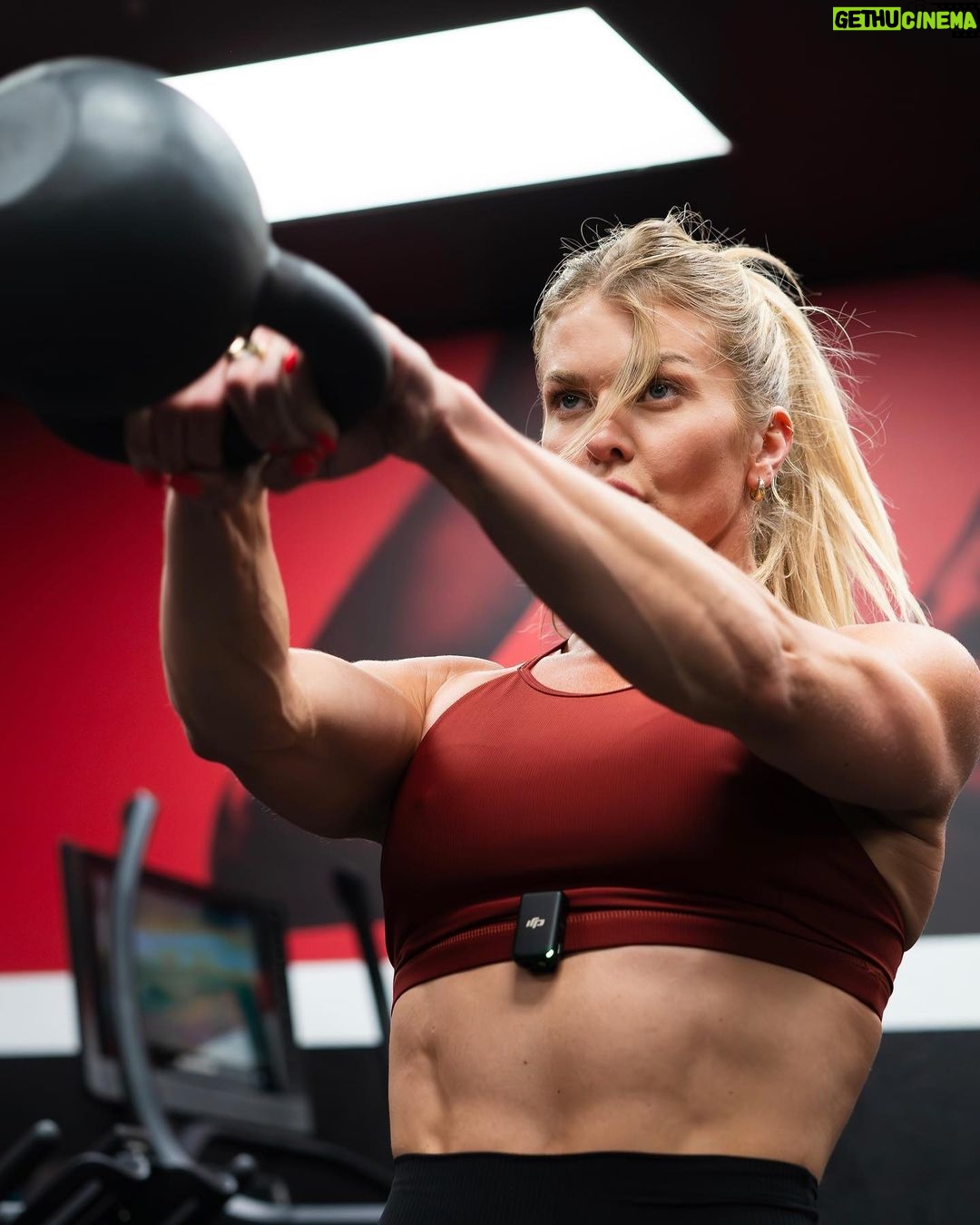 Brooke Ence Instagram - Some behind of the scenes of the @nakedprogram Nets On Fire