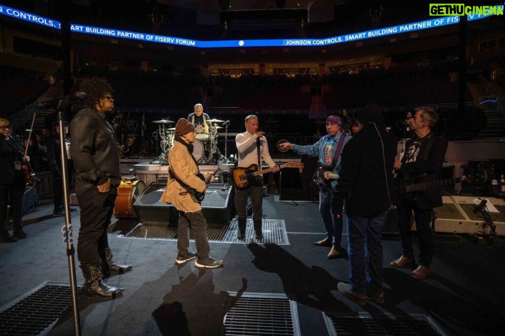 Bruce Springsteen Instagram - Milwaukee. March 7, 2023. 📸: @redemartin