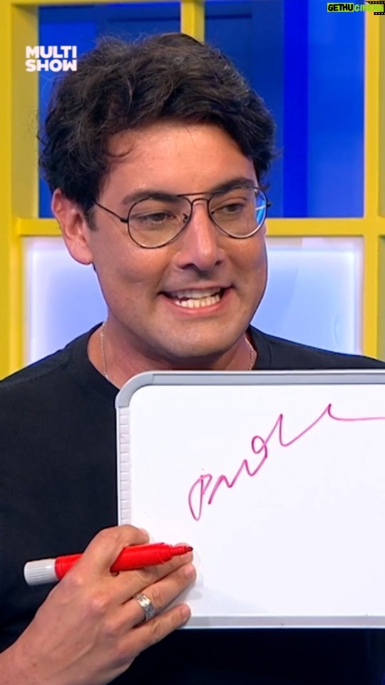 Bruno De Luca Instagram - Estaria o @brunodeluca cada vez mais perto de ganhar da @anaclaraac no #QuizBBB? 🗣 Essa semana já rolou empate! 👀 Vai lá no Humor Multishow, no YouTube, assistir o quiz completo que tá hilário 😂 #BBBAEliminação #BBB23 #RedeBBB