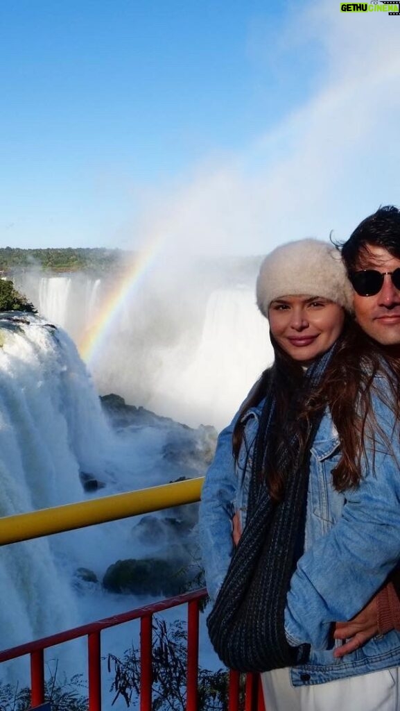 Bruno De Luca Instagram - Hoje tem Foz do Iguaçu no Vai Pra Onde Mozão, debaixo das cataratas, literalmente! Venha assistir ao nosso batismo, 18 hs no @multishow . Daqui a pouco!