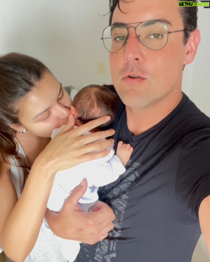 Bruno De Luca - 43.5K Likes - Boa semana com muito amor!! Aurora da minha vida!