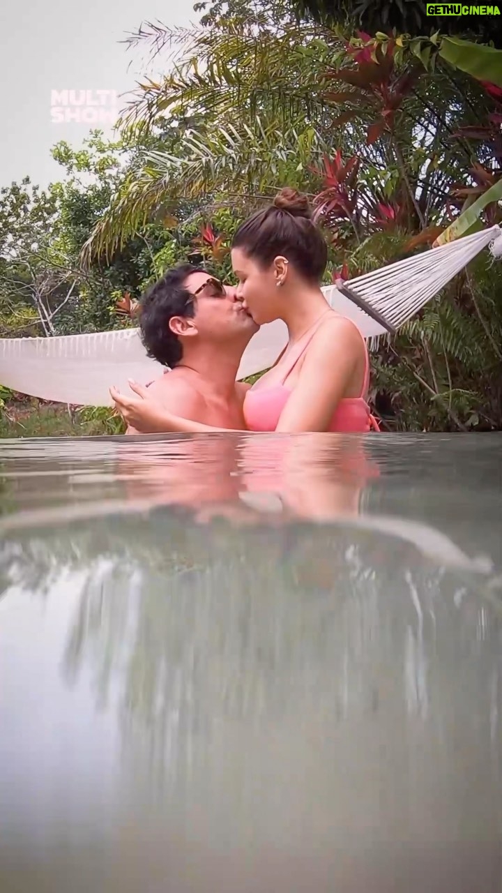Bruno De Luca Instagram - Imagina curtir um lugar assim com o mozão? 🥰 Se você quer viajar com @brunodeluca e @fany.vidal, amanhã, às 17h30, tem reexibição do episódio dessa semana do #VaiPraOndeComMozão ❤️🔥