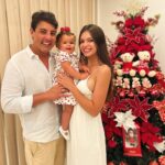 Bruno De Luca Instagram - Que este Natal seja a expressão máxima do amor em sua vida! 🎅 🎄✨ #Família #AmorInfinito #natal2023 #natal
