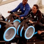 Bruno De Luca Instagram - Apaixonado pela nova atração do Tron no Magic Kingdom!!! Meu Deus do céu!!! É muito rápido!!! 😄🤣😁 Em setembro, não perca o Vai Pra Onde? Aventuras Mágicas, no @multishow !! Walt Disney World