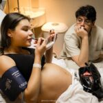 Bruno De Luca Instagram - Para quem não sabe: esta médica sorridente aí na foto é minha irmã caçula, a Marcela. E foi ela a médica responsável por trazer a Aurora ao mundo. Hoje eu sou só gratidão por essa médica competente e segura em que ela se transformou. Com uma equipe só de mulheres, deu um show na sala de parto. E Sthefany: se eu já te amava, agora sou só admiração. Que coragem e resistência! Eu teria desmaiado na primeira contração… Obrigada, meu Deus. E, sim, hoje estou muito babão mesmo!