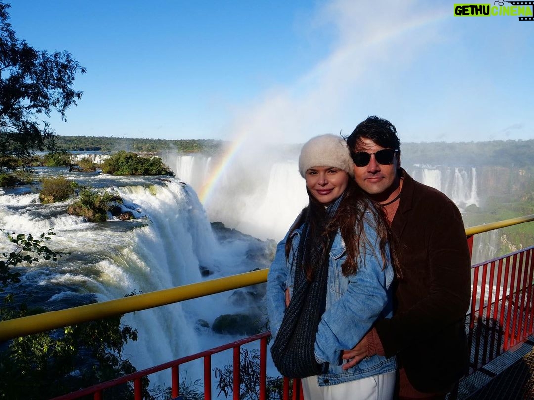 Bruno De Luca Instagram - Um dos lugares mais lindos que já fui! Cataratas do Iguaçu. Vamos valorizar o os destinos brasileiros! Em outubro no @multishow , no #vaipraondemozao . #vaipraonde #brunodeluca #viagem #viagemcasal #viagembrasil Foz Do Iguaçu, Paraná