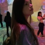 Bruno De Luca Instagram - Galera, se liga na exposição Beyond Van Gogh que está rolando na cidade de São Paulo. É uma experiência completamente imersiva, você realmente se sente como se estivesse dentro dos quadros do Van Gogh. Não perca essa oportunidade incrível, de dar uma Movida com muita arte! E se precisar de um carro para seus próximos passeios ou viagens, passa na @movidaalugueldecarros só lá você irá encontrar a frota mais nova e moderna do Brasil! #avidaéprasermovida