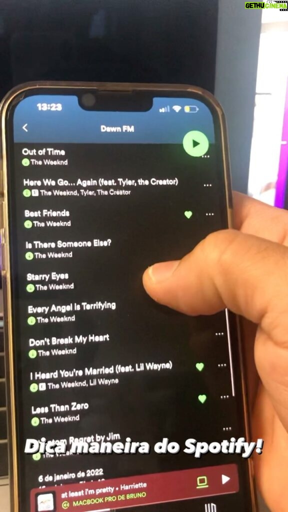 Bruno De Luca Instagram - Dica para descobrir músicas novas do seu estilo no Spotify! Mais uma que ensino pra @fernandasouzaoficial e compartilho também com vocês. Hehehehhehe ela sugeriu e fiz esse reels. 🥰