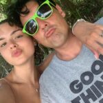 Bruno De Luca Instagram - Obrigado por ter embarcado comigo junto nessa nova e mais emocionante viagem da vida! Te amo minha namorada, minha família!