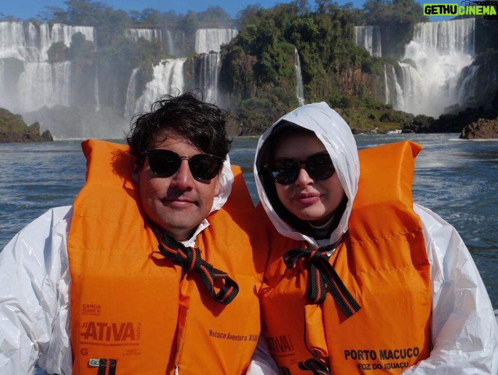 Bruno De Luca Instagram - Um dos lugares mais lindos que já fui! Cataratas do Iguaçu. Vamos valorizar o os destinos brasileiros! Em outubro no @multishow , no #vaipraondemozao . #vaipraonde #brunodeluca #viagem #viagemcasal #viagembrasil Foz Do Iguaçu, Paraná