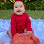 Bruno De Luca Instagram - GRAVE 🚨: Aurora De Luca comemora seus seis meses com um bolo de melancia! Quem aguenta???