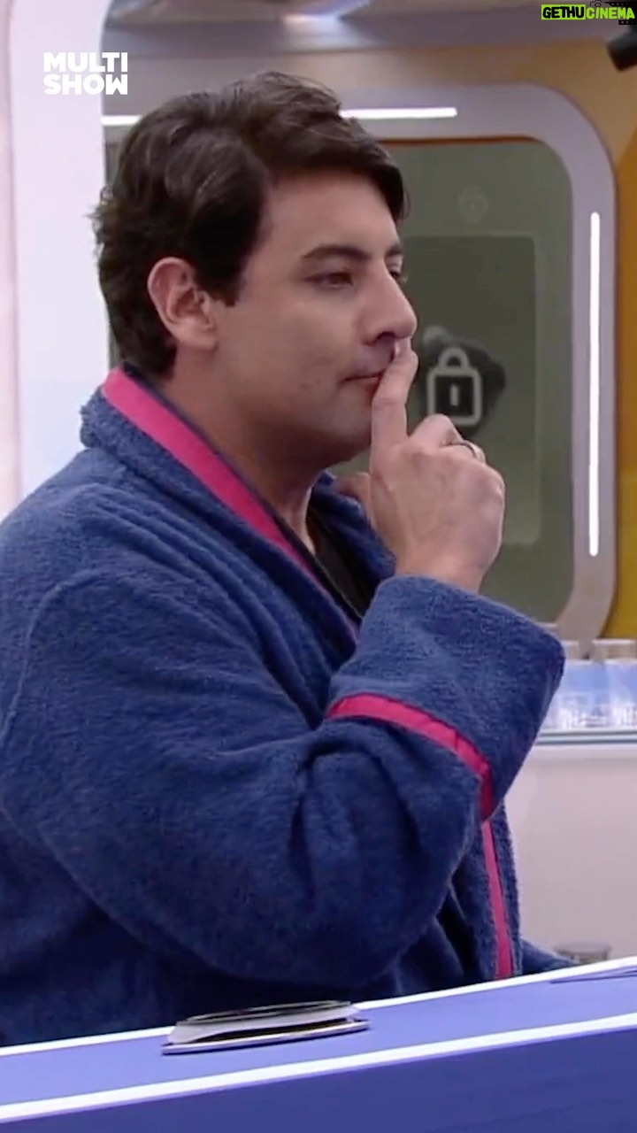 Bruno De Luca Instagram - Oh quem invadiu o quarto do líder no #BBB23 👀 @brunodeluca já tá em casa, né? 😂 #BBBAEliminação #RedeBBB