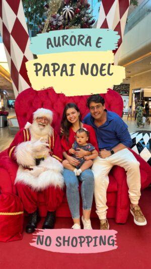 Bruno De Luca Instagram - A magia do Natal é mesmo impressionante. Aurora mal conhece o Papai Noel, nem sabe que ele entrega presentes… mas já ama o bom velhinho! 🎅 Pra ela, é o PaPô… qual será a explicação disso? 🥰🥰🥰🥰