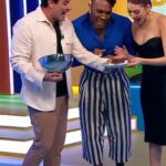 Bruno De Luca Instagram - Pensou que não ia ter bolo no programa?! Mais um feliz aniversário @anaclaraac ! 🎂🥳 #bbb23 #bbbaeliminação