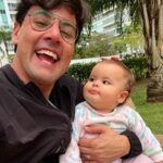 Bruno De Luca Instagram - Sei que ela é a cara da mãe, mas as bochechas são do papai, hein???