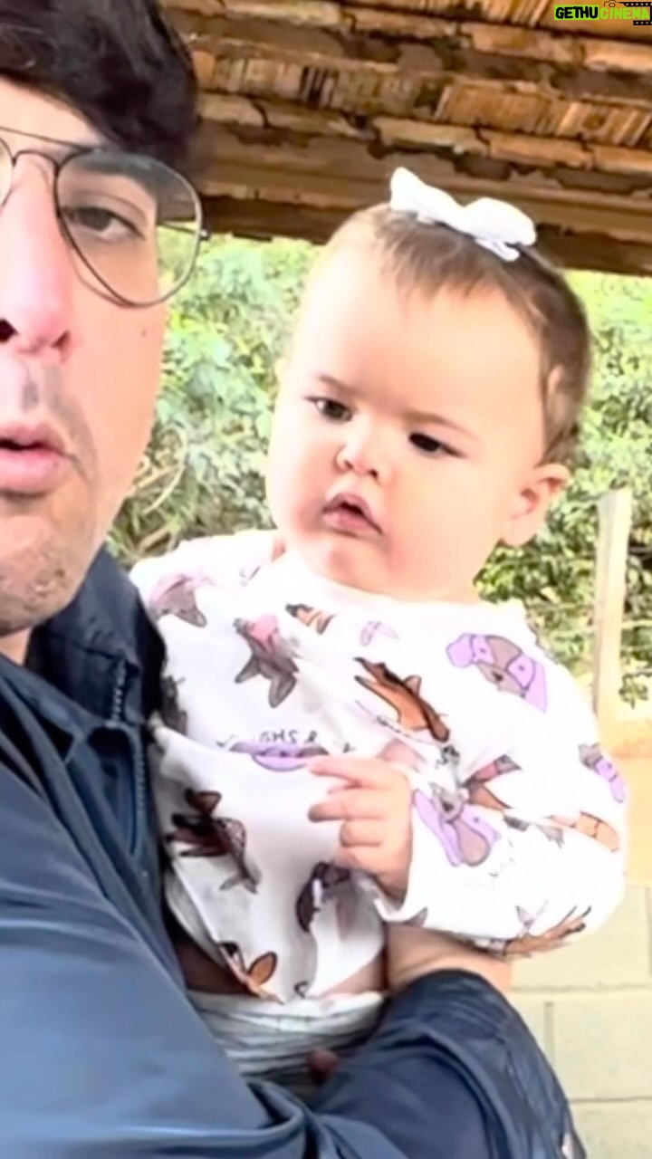 Bruno De Luca - 58.7K Likes - Levamos an Aurora pra conhecer os bichinhos numa fazendinha em Belo Horizonte, cidade da minha rainha @fany.vidal e família. Será que ela curtiu? 😂😂😂😂 comenta aí o que você achou! 👇