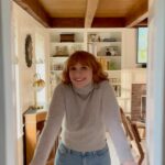 Bryce Dallas Howard Instagram – The light!
@clairethomas & @rejuvenation – thank you for giving my new living room the transformation it needed 💛 check out the full transformation at rejuvenation.com/brycedallashoward
Design by @clairethomas
Styled by @emilypertzborn
#RejuvenationPartner #ProjectCollective