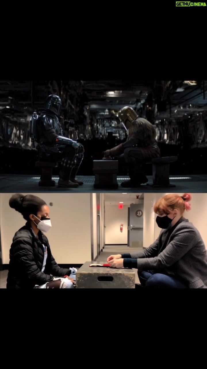 Bryce Dallas Howard Instagram - Episodic directing on Star Wars is heaven on earth for many reasons — not only do I get to work under the leadership of @jonfavreau and @dave.filoni, but the directors also have access to the most cutting-edge technology available! But sometimes you just gotta do it the old-fashioned way:) Here’s a tiny moment from how @ninemusesentertainment collaborator Nia Farrell and I blocked out one of my favorite scenes in Ep. 5 of @thebookofbobafett. The fun in #StarWars truly never ends ✨