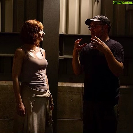 Bryce Dallas Howard Instagram - To know and work with a director whose vision I whole-heartedly trust is a rare gift — @colin.trevorrow, you are that gift and over the years, I’ve deeply appreciated your gracious advice and unwavering support. ⁣⁣ ⁣⁣ Like me, the students in the #NineMusesLab can’t get enough of Colin’s stories and wisdom, and now you can listen too at @ninemusesentertainment! His Q&A about the growing opportunities for artists in the entertainment industry is so on point — check out the full interview at the link in bio 🔊⁣⁣ ⁣⁣ repost @ninemusesentertainment: “I think there’s so many people who are now having stories told for them in a way that’s never happened in history, and I think that the exhibition system that we have is starting to reflect that.” — Colin Trevorrow (@colin.trevorrow)⁣⁣ ⁣⁣⁣ Questions about making work as a multi-hyphenate artist warrant many perspectives — and this is where you’ll find a few. Welcome to “Ask A Muse.”⁣⁣⁣⁣⁣⁣ ⁣⁣⁣⁣⁣⁣ This Week’s Muse: Colin Trevorrow⁣⁣ This Week’s Question: What opportunities do you see for artists emerging into the industry today?⁣⁣ ⁣⁣⁣⁣⁣⁣ Listen to Colin’s full response at the link in bio ☝️⁣⁣⁣ ⁣⁣⁣⁣ 📸: @universalpictures⁣⁣ ⁣#NineMuses #TheMuse #BryceDallasHoward #ColinTrevorrow #JurassicWorldDominion⁣⁣ ⁣⁣ [ID: While filming the final battle sequence on set of the first Jurassic World, Colin gesticulates with his hands and gives direction to BDH who plays Claire Dearing]