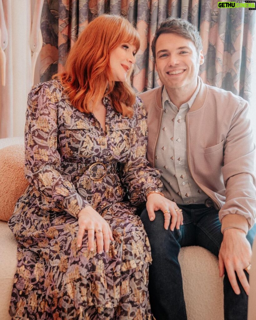 Bryce Dallas Howard Instagram - Seth Gabel, we celebrate 16 years of marriage today and I am more in love with you now than ever. Happy Anniversary ♥️ ⁣ ⁣ Love,⁣ Your Wife⁣ ⁣ 📸: @whats_a_yayo⁣ ⁣ [ID: Bryce softly smiles while looking over to the love of her life.]