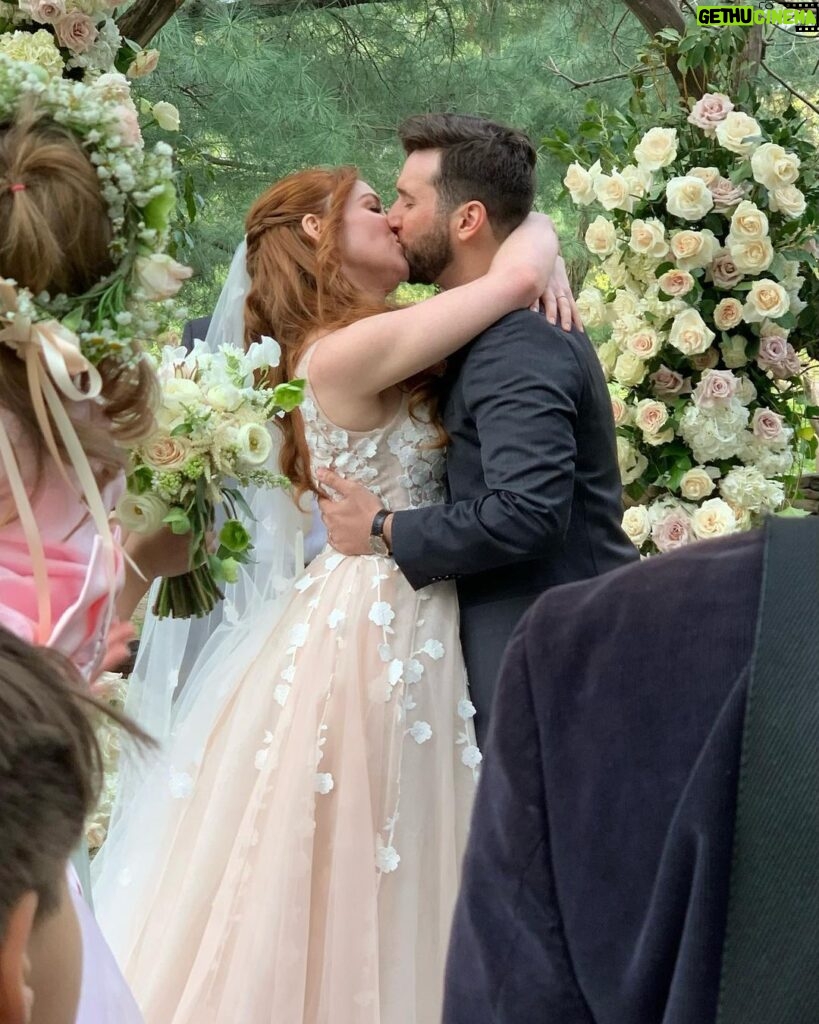 Bryce Dallas Howard Instagram - Congratulations to the newlywed couple @paigecarlylehoward & @timmyabou!! 🥰♥️ Although it took a whole pandemic to reach this special moment, I can’t imagine a more perfect day celebrating you two. Tim, I am filled with gratitude and joy to call you my brother!!⁣ ⁣ @kateydenno & @lemondynyc, you made my already gorgeous sister shine like the supernatural beauty that she is. @heracouture, the bride’s dress design was a dream come true — when Paige walked down the aisle, we literally gasped. And last but not least, let’s give a round of applause for our incredible officiant @realronhoward 😉 ⁣ ⁣ What a truly magical day ✨