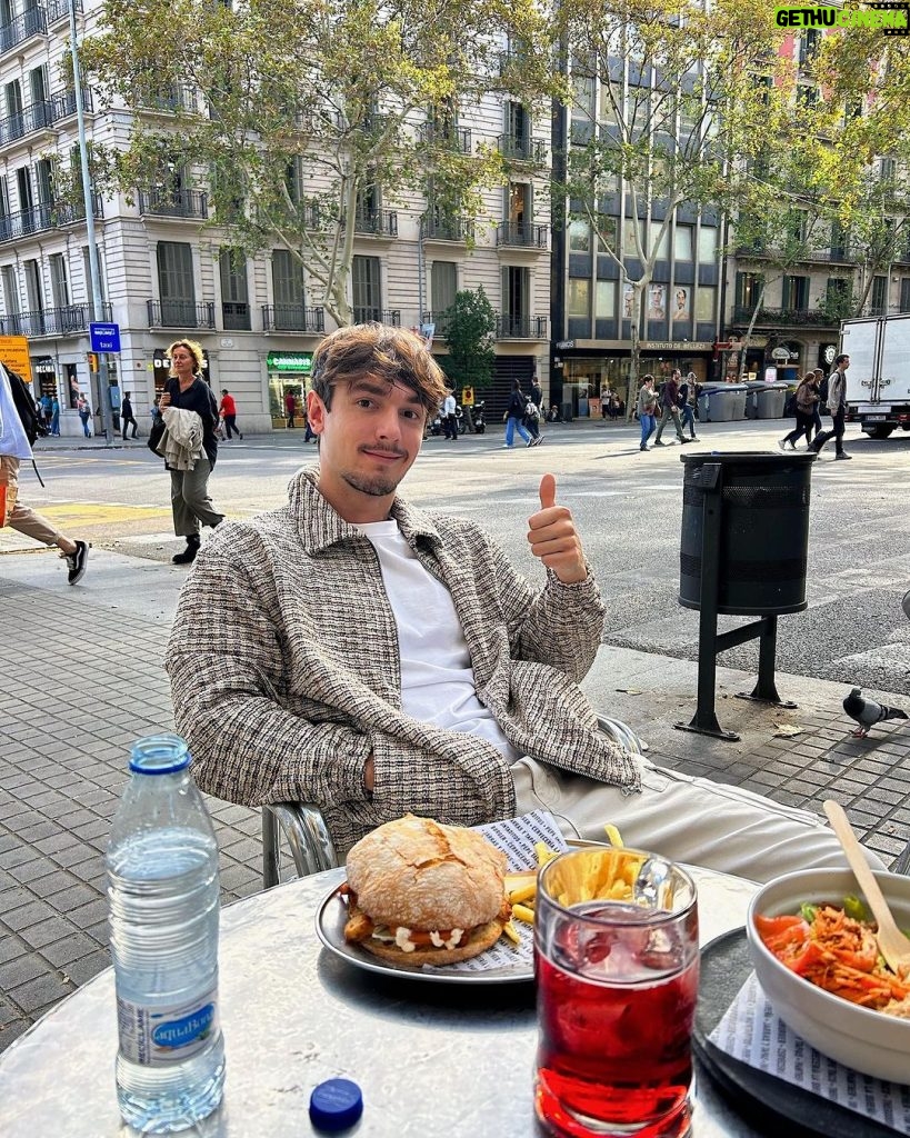 Bryce Hall Instagram - in spain, we eat. Barcelona, Spain