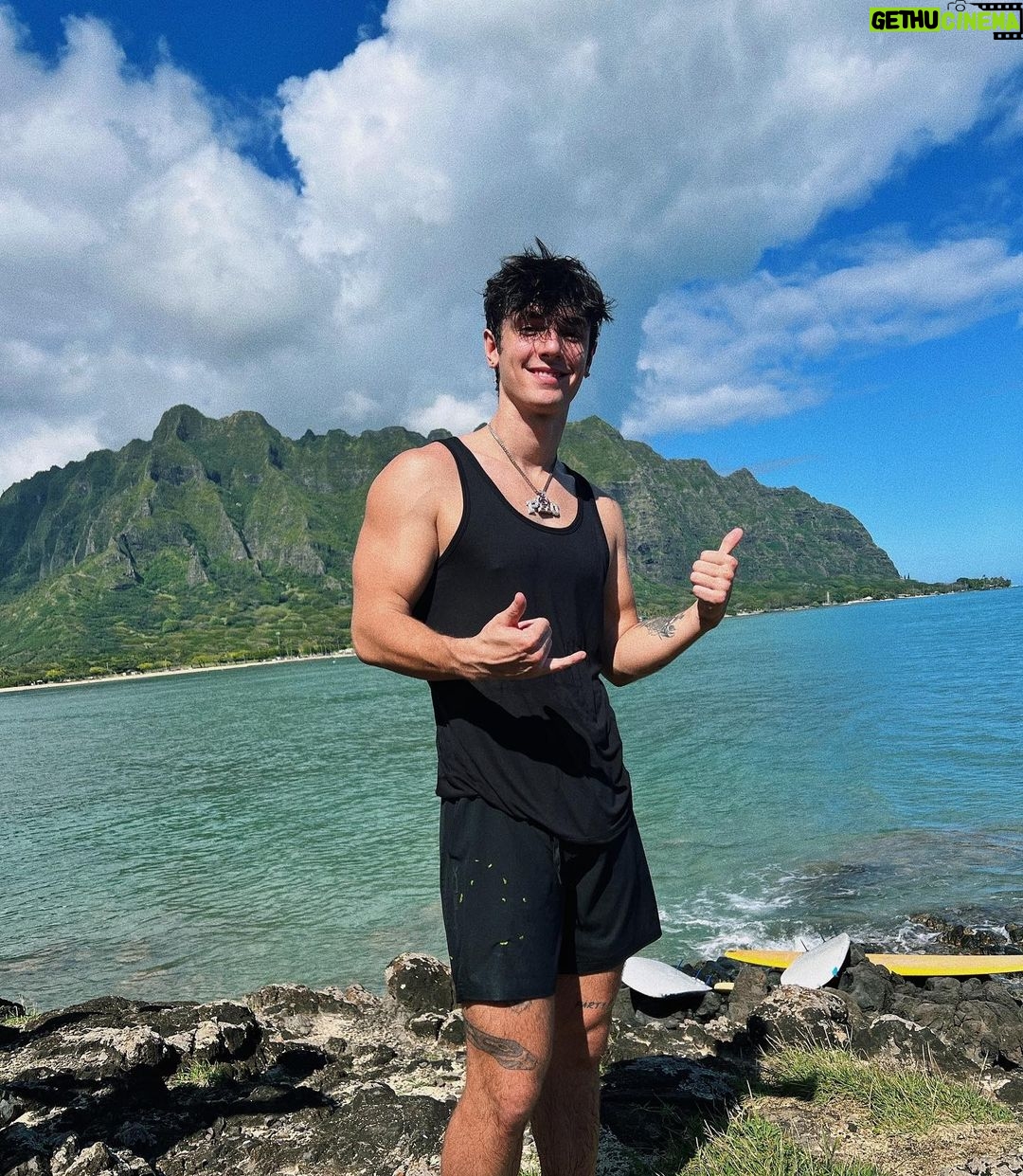 Bryce Hall - 326.8K Likes - i don’t wanna leave