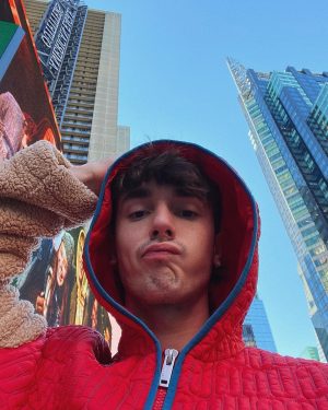 Bryce Hall Instagram - selfies in nyc 
( im such a fookin tourist )