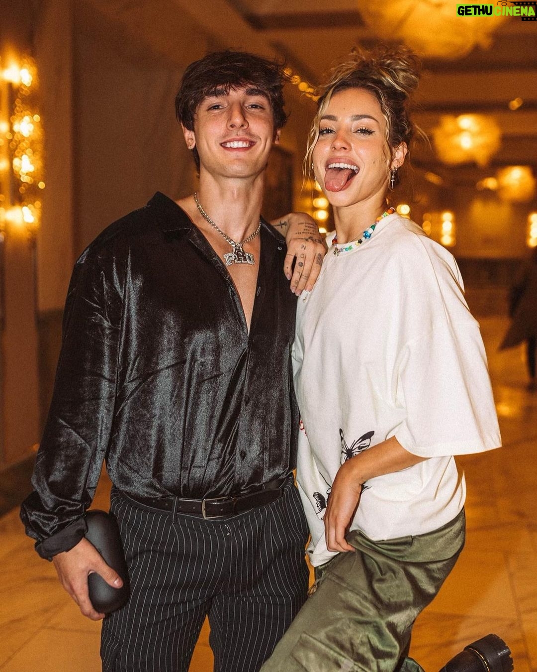 Bryce Hall Instagram - what happens in vegas doesn’t stay in vegas because i film everything Las Vegas, Nevada