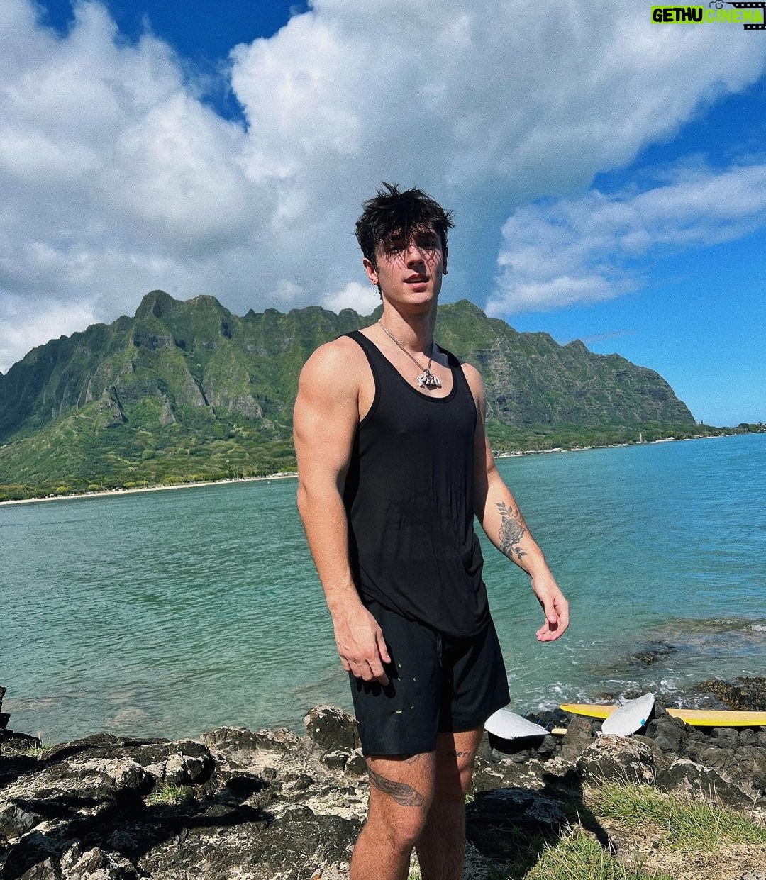Bryce Hall - 326.8K Likes - i don’t wanna leave