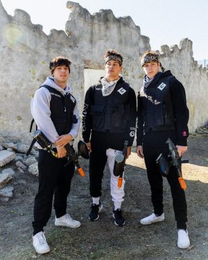 Bryce Hall Instagram - 2022 here we come 🤪🥳