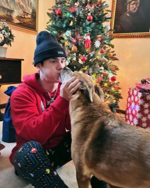 Bryce Hall Instagram - i got my christmas kiss this year