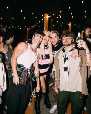 Bryce Hall Instagram - reality stars / boxers / ex - controversials !!!