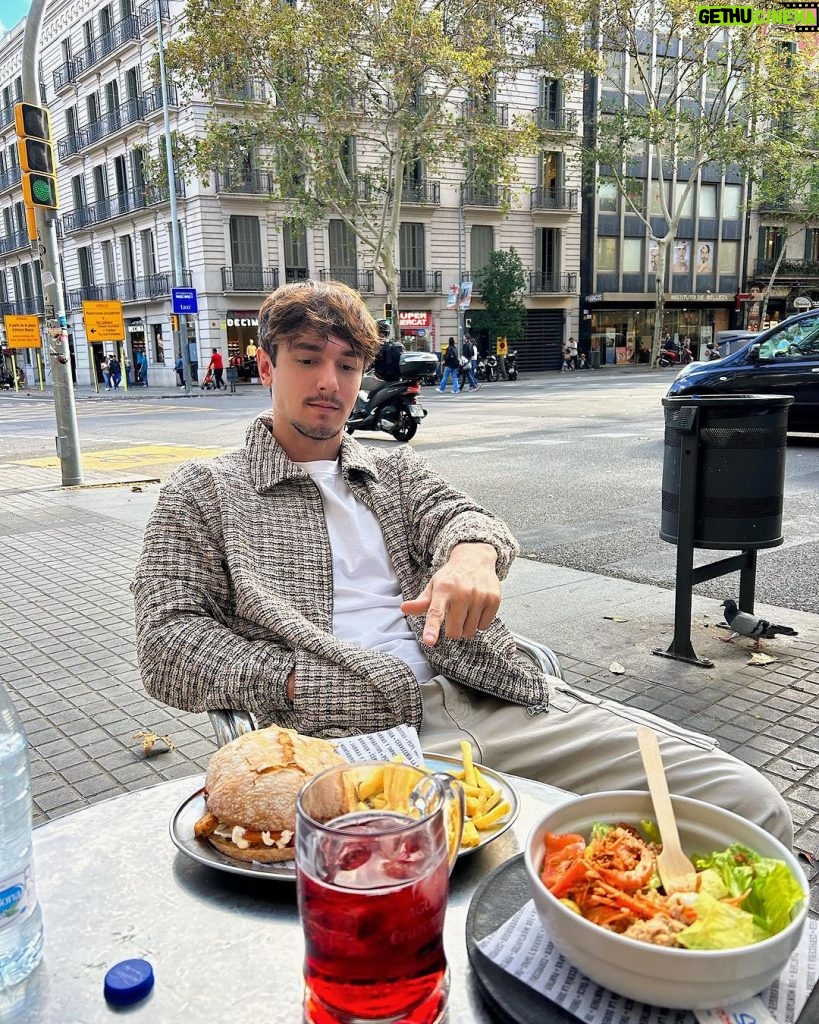 Bryce Hall Instagram - in spain, we eat. Barcelona, Spain