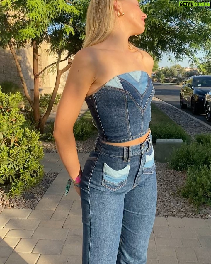 Brynn Rumfallo Instagram - day 1 Coachella