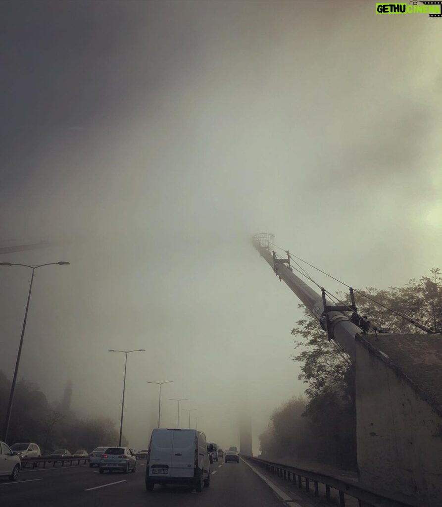Buğra Gülsoy Instagram - kayıp köprüler zamanı..