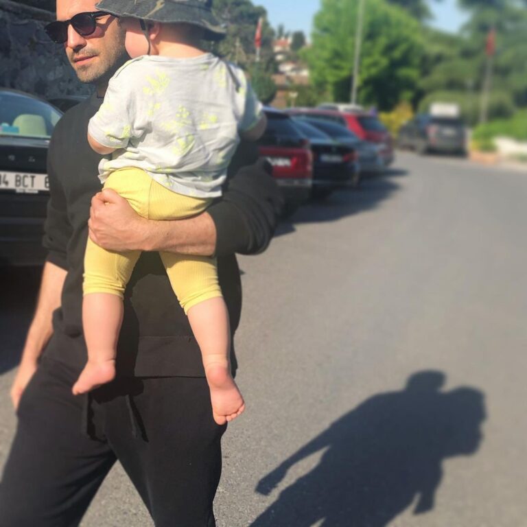 Buğra Gülsoy Instagram - ☀️