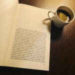 Buğra Gülsoy Instagram - “Yaşanmış, akıl almaz bir hayat hikayesinden...” “Rastgele seçilen harflerin bir araya getirdiği bu dizilimi çocukların bir oyunu olarak görüp, yazının kıyametlerime hizmet eden bir uşak olduğunu fark ettiğimde her şey için çok geç olacaktı’ birinci kıyamet, güneşin battığı yer. #birincikıyamet