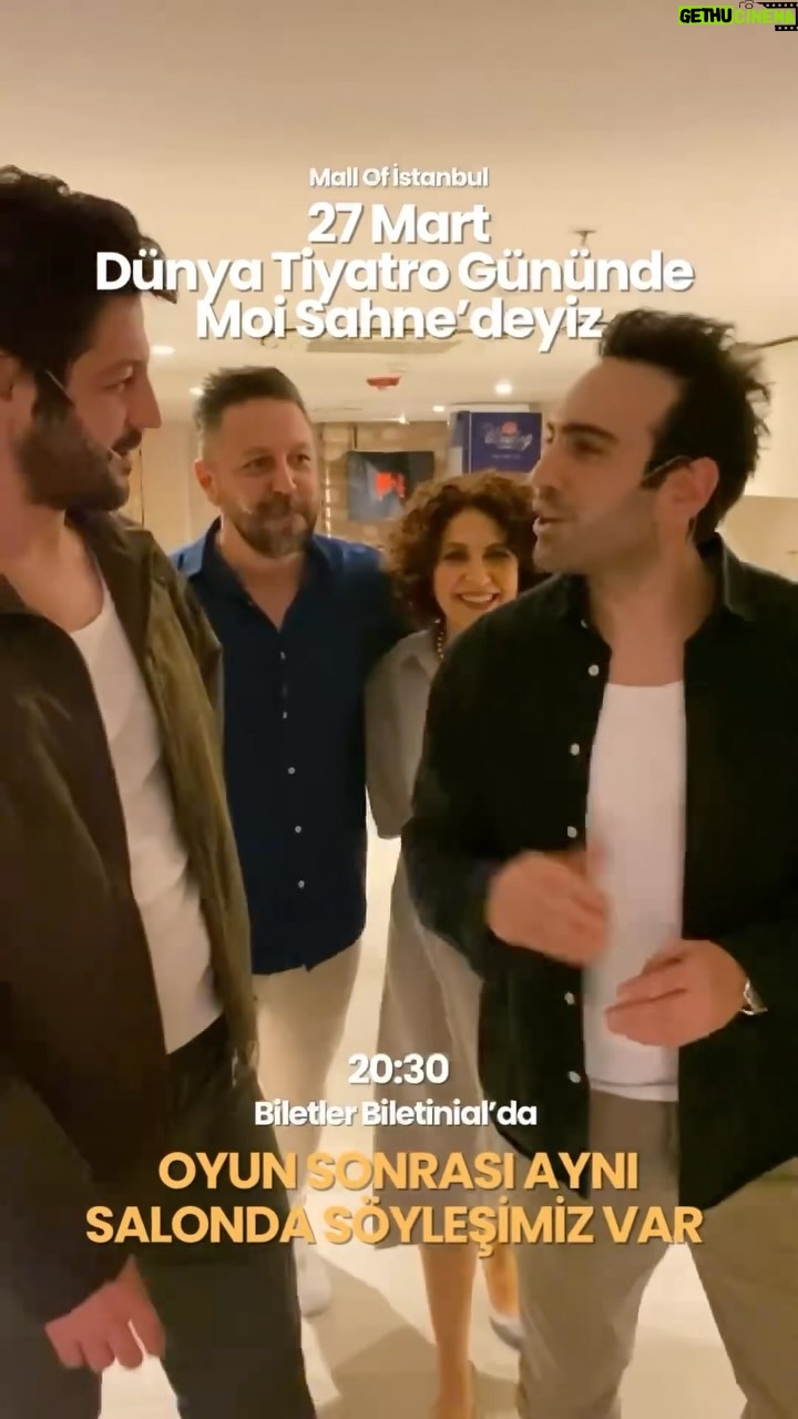 Buğra Gülsoy Instagram - 27 Mart Dünya Tiyatro Gününde Mall Of İstanbul Moi Sahne’deyiz! 🤩 *** Oyun sonrası aynı salonda seyircimizle söyleşimiz var! 🎙️💙 27 Mart Çarşamba 20:30 Moi Sahne. 🎟️ Biletler Biletinial’da! 🎭 Cırcır Böcekleri İtler Ve Biz. Sam Shepard “True West” #Art12Entertainment #CırcırBöcekleriİtlerveBiz #SamShepard @mertoner @serhatteoman @bugragulsoy @buraksarimola @ayse.lebriz.berkem #BuğraGülsoy #SerhatTeoman #BurakSarımola #AyşeLebrizBerkem #MertÖner #TrueWest #tiyatro #sahne #etkinlik Mall of İstanbul