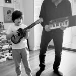 Buğra Gülsoy Instagram - 🎸🎹☀️