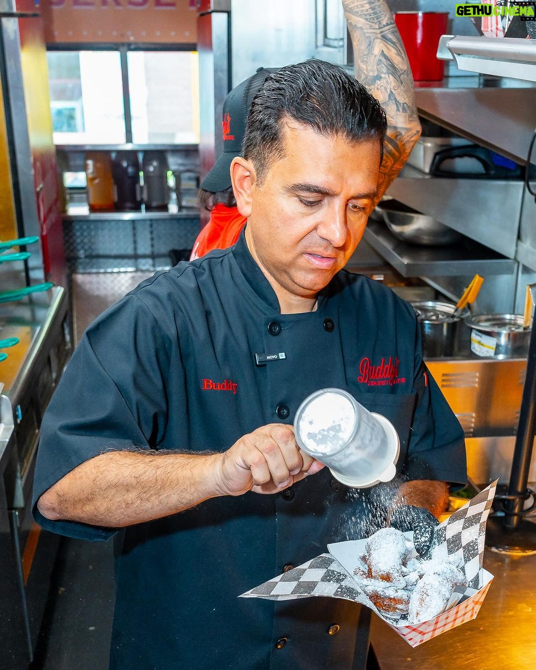 Buddy Valastro Instagram - Just a little bit more powdered sugar and the zeppole will be just right! #jerseyeats #buddyvalastro #cakeboss #thingsthebosssays #dessert #zeppole #powderedsugar #sosweet #vegas #thelinq #flamingovegas #foodtruck #openlate Las Vegas, Nevada