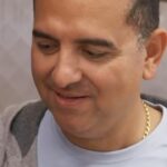Buddy Valastro Instagram – @BuddyValastro visits the LEGENDARY @KatzsDeli in NYC! 🥪
 
#LegendsOfTheFork | Saturdays 9/8c on @AETV’s @Home.Made.Nation